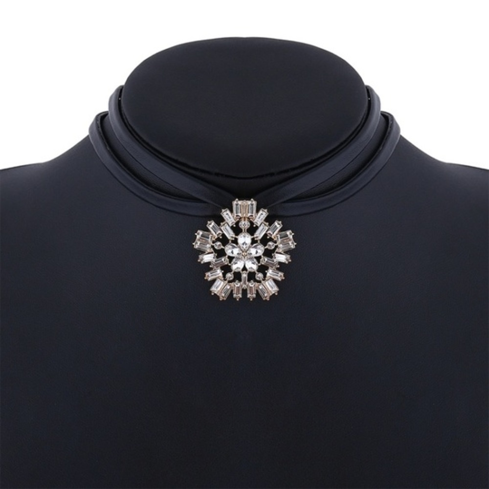 Glam 💎 leather chocker